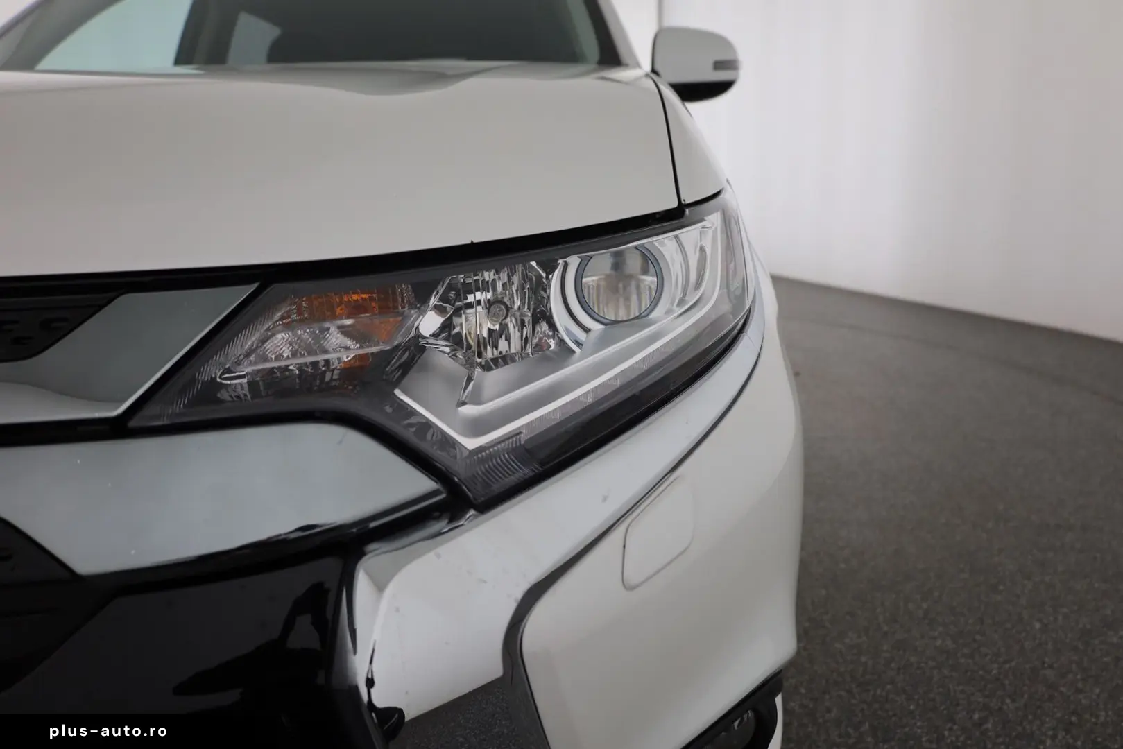 MITSUBISHI Outlander 2.4 PHEV Spirit 4WD Kamera Navi Leder