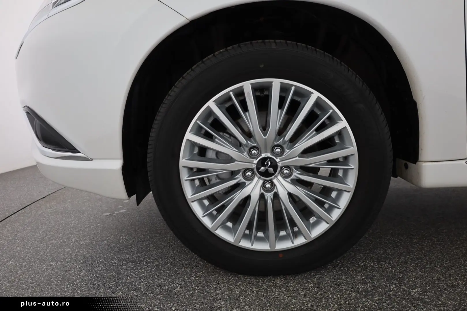 MITSUBISHI Outlander 2.4 PHEV Spirit 4WD Kamera Navi Leder