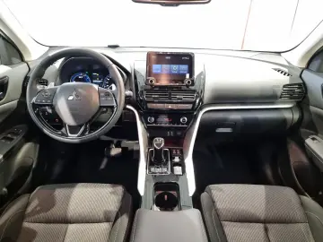 MITSUBISHI Eclipse Cross Plug-In Hybrid Basis Allwetter App