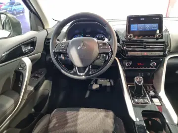 MITSUBISHI Eclipse Cross Plug-In Hybrid Basis Allwetter App