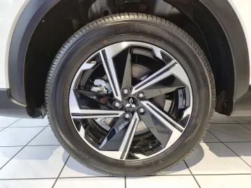 MITSUBISHI Eclipse Cross Plug-In Hybrid Basis Allwetter App