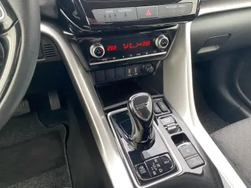 MITSUBISHI Eclipse Cross BASIS PHEV 2.4 TEMP SHZ FLA LM