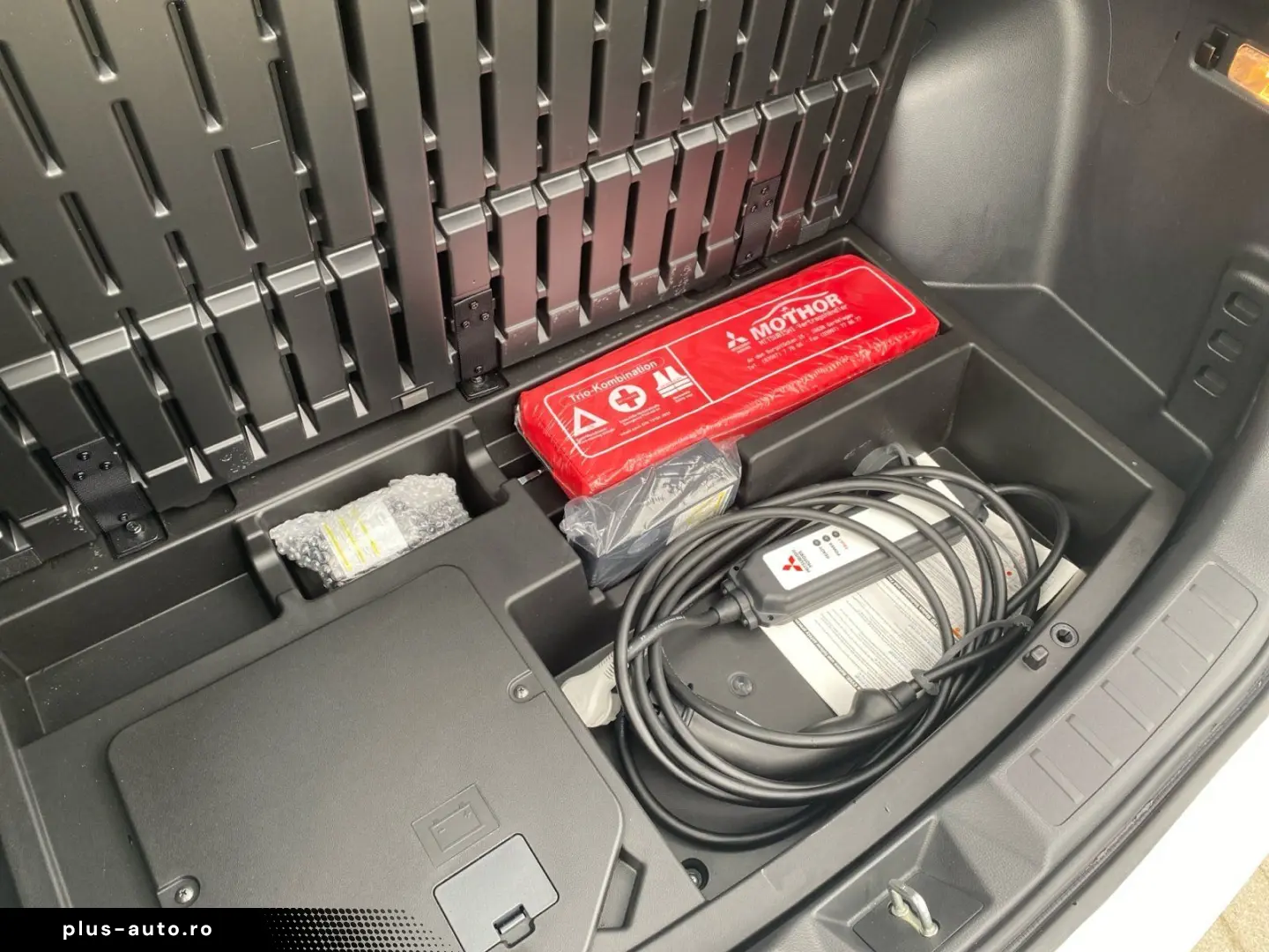 MITSUBISHI Eclipse Cross BASIS PHEV 2.4 TEMP SHZ FLA LM