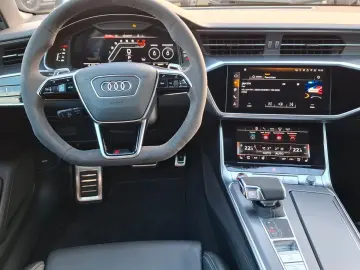 AUDI RS 6 Avant 4.0 TFSI quattro performance AHK
