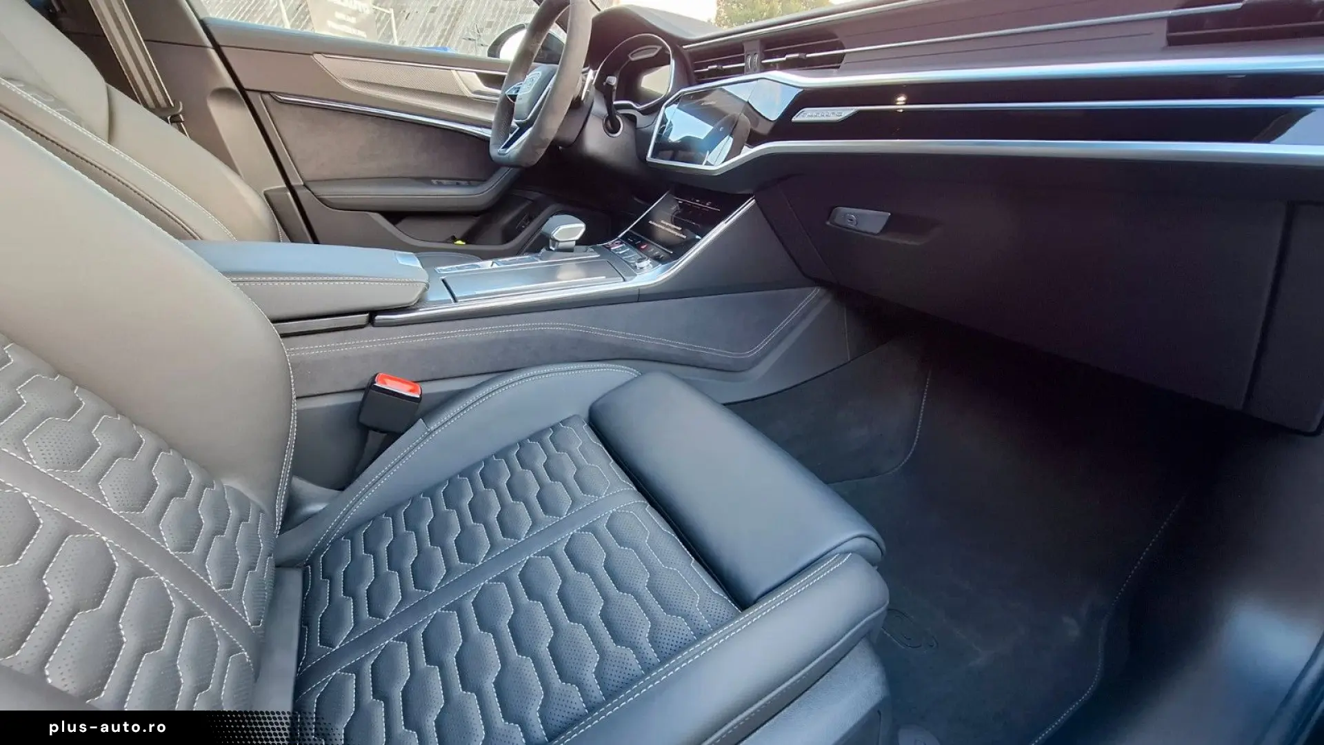 AUDI RS 6 Avant 4.0 TFSI quattro performance AHK