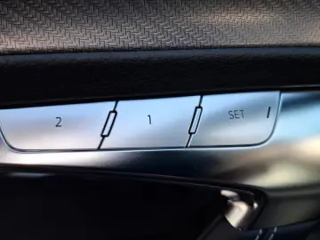 AUDI RS 6 Avant 4.0 TFSI quattro performance AHK