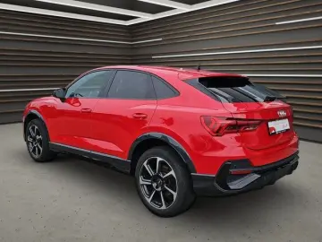 AUDI Q3 Sportback 45 TFSI e S line S-tr. Matrix Navi