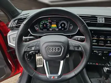AUDI Q3 Sportback 45 TFSI e S line S-tr. Matrix Navi