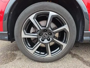 AUDI Q3 Sportback 45 TFSI e S line S-tr. Matrix Navi