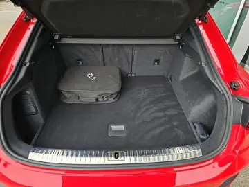 AUDI Q3 Sportback 45 TFSI e S line S-tr. Matrix Navi