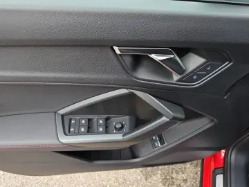 AUDI Q3 Sportback 45 TFSI e S line S-tr. Matrix Navi