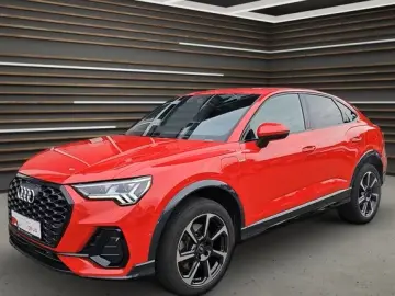 AUDI Q3 Sportback 45 TFSI e S line S-tr. Matrix Navi