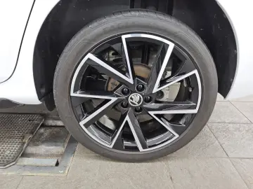 SKODA Kamiq 1.5 TSI Monte Carlo Navi LED Pano vc RFK