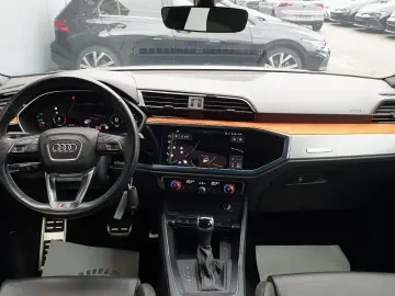 AUDI Q3 45 TFSI e S tronic 3 x S line Sportback Pano