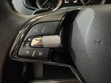 SKODA Karoq Style 1.5 TSI DSG STANDHEIZ CAM elek.HECK