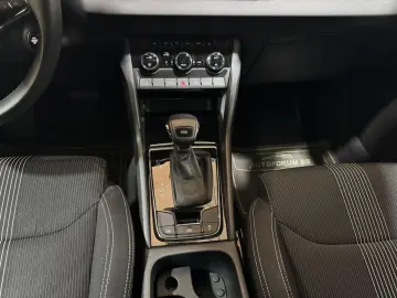 SKODA Karoq Style 1.5 TSI DSG STANDHEIZ CAM elek.HECK