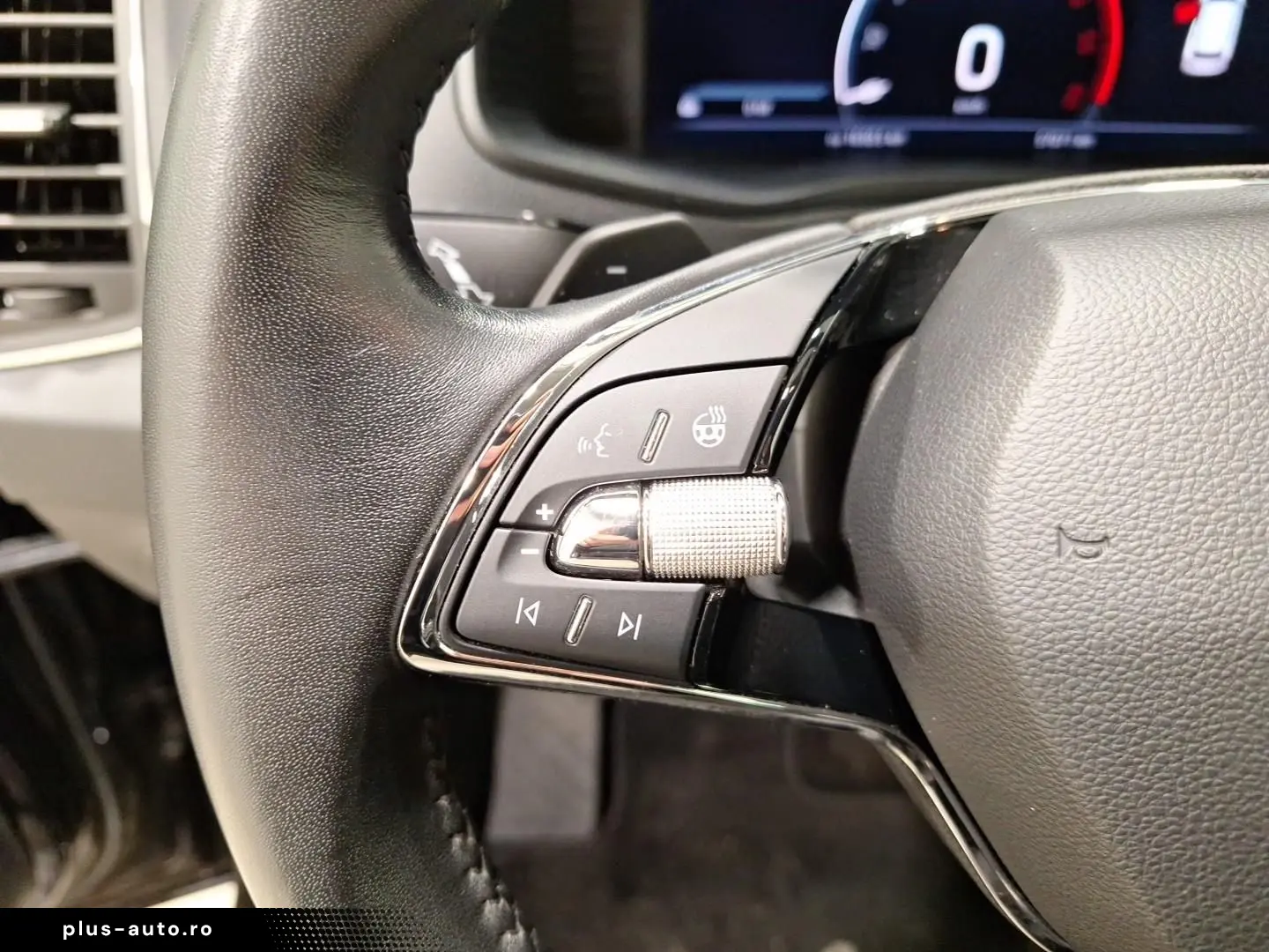 SKODA Karoq 2.0 TDI DSG Style Winter LED Navi ACC