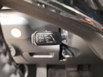 SKODA Karoq 2.0 TDI DSG Style Winter LED Navi ACC