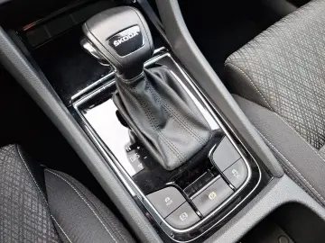 SKODA Karoq 2.0 TDI DSG Style Winter LED Navi ACC