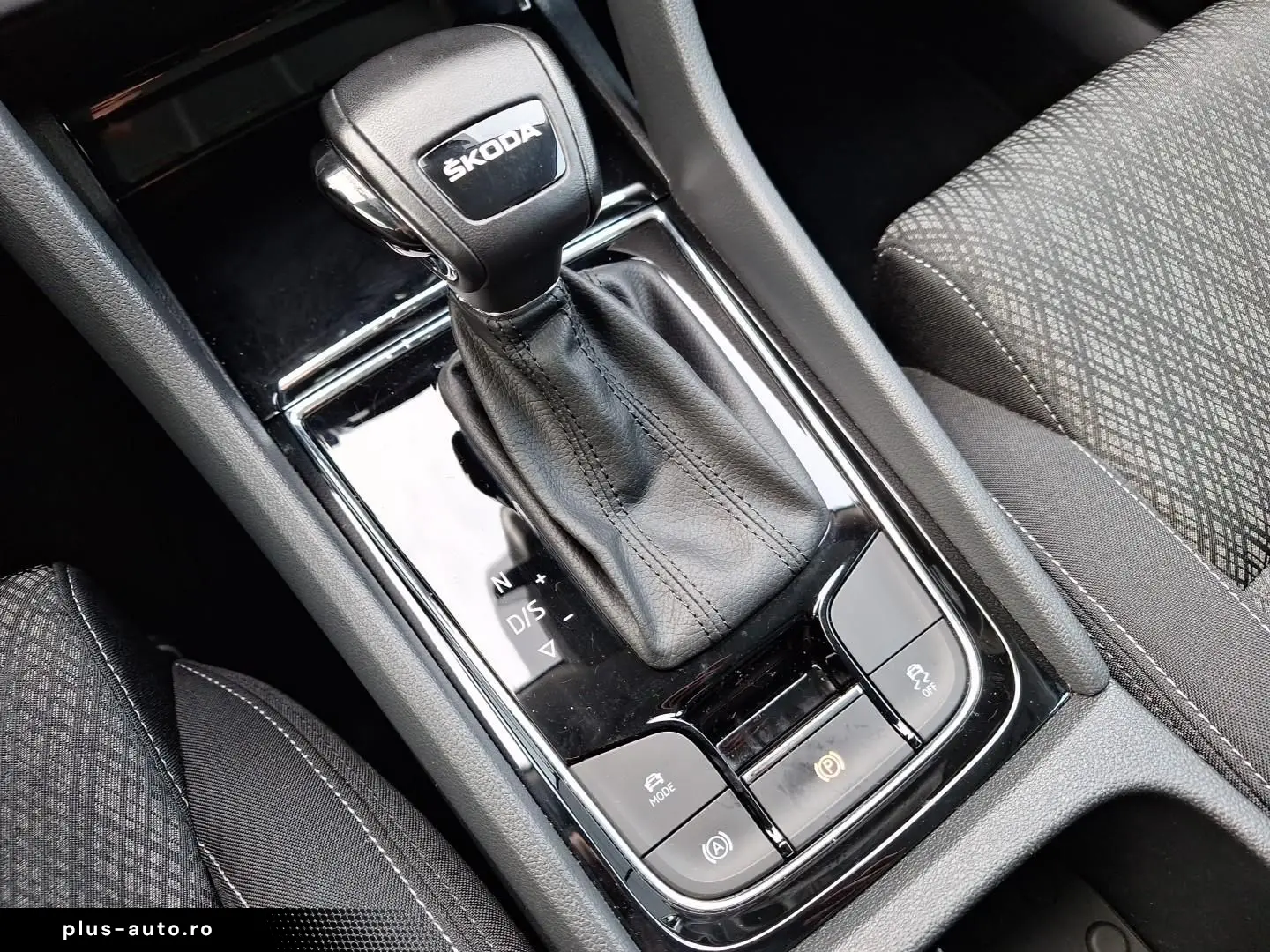 SKODA Karoq 2.0 TDI DSG Style Winter LED Navi ACC