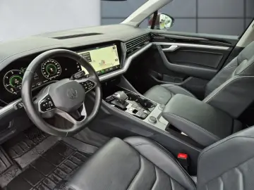 VW Touareg 3.0 V6 TDI Elegance 4Motion  DSG AHK LED