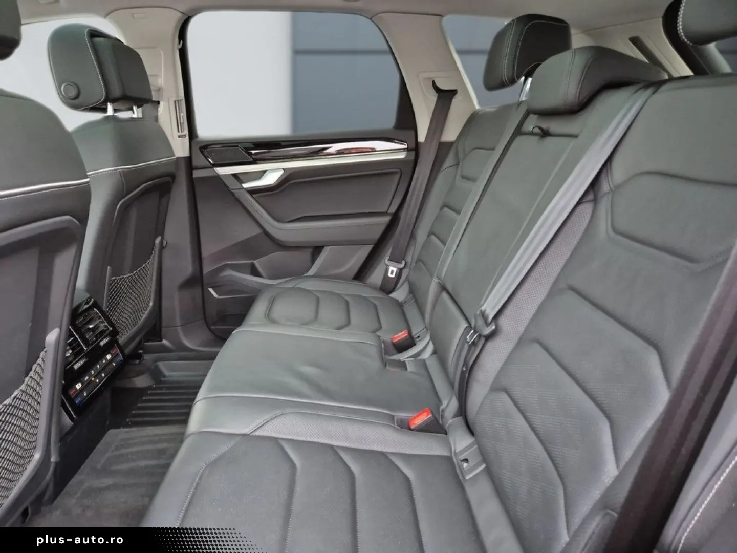 VW Touareg 3.0 V6 TDI Elegance 4Motion  DSG AHK LED