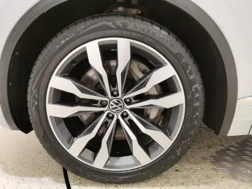 VW Touareg 3.0 V6 TSI DSG Elegance 4Motion eHybrid