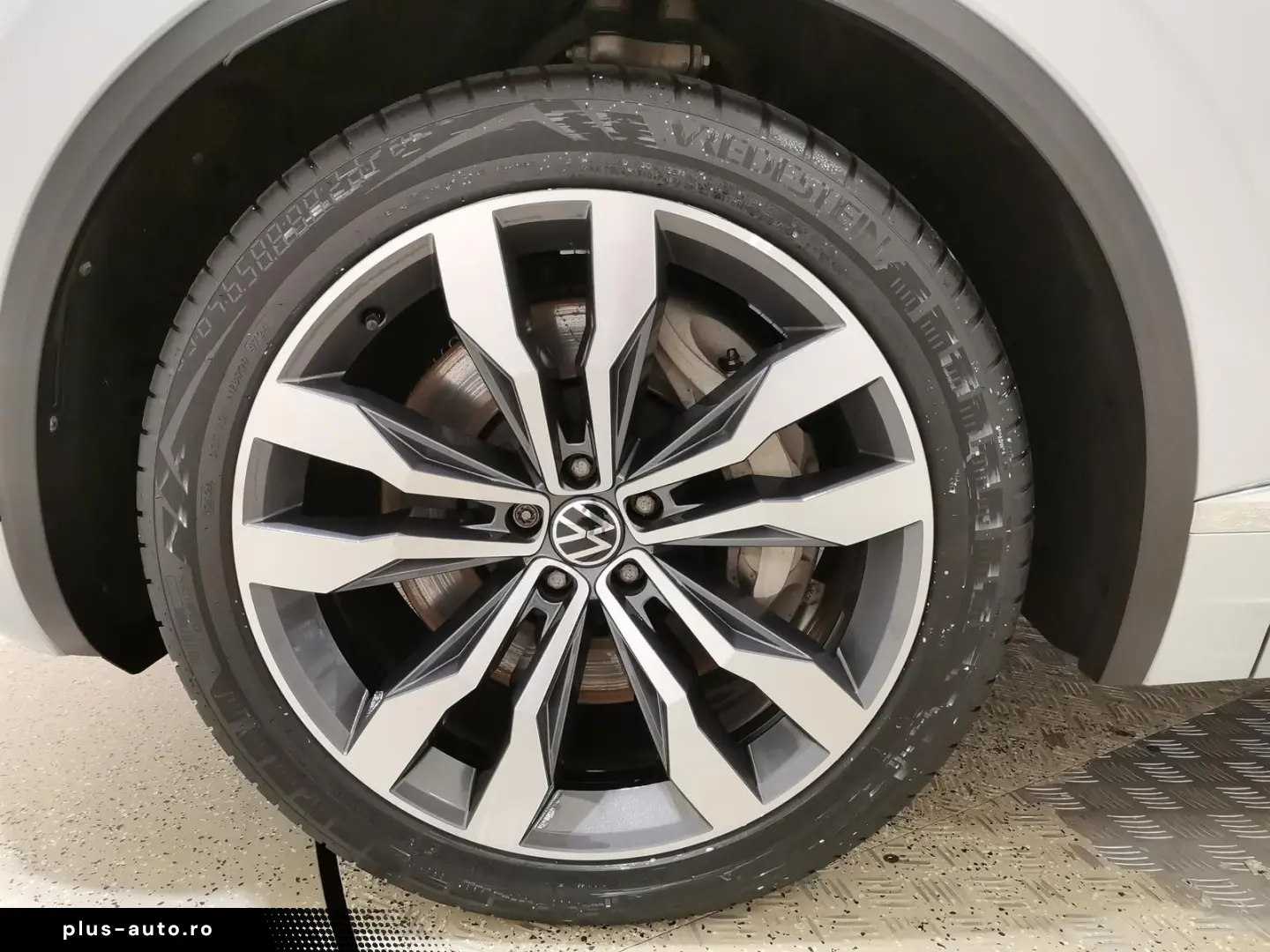 VW Touareg 3.0 V6 TSI DSG Elegance 4Motion eHybrid