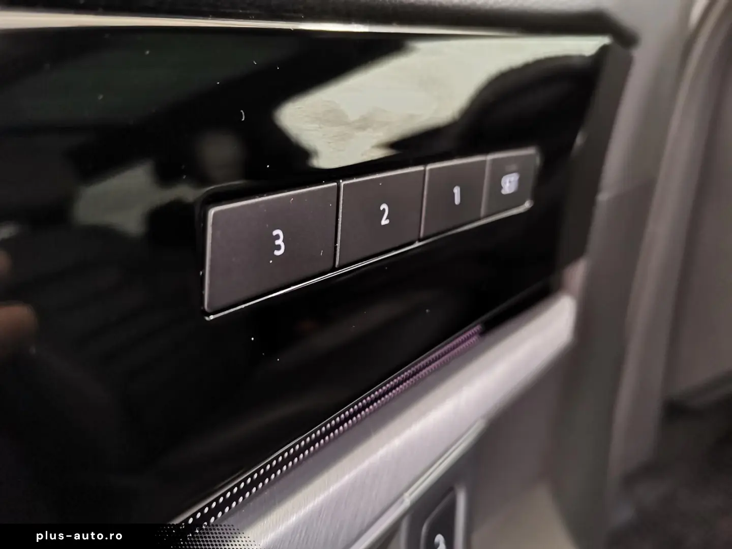 VW Touareg 3.0 V6 TSI DSG Elegance 4Motion eHybrid