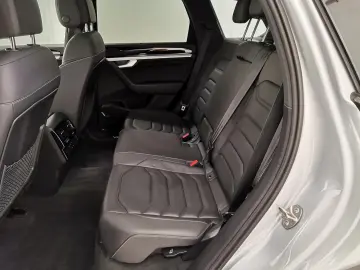 VW Touareg 3.0 V6 TSI DSG Elegance 4Motion eHybrid