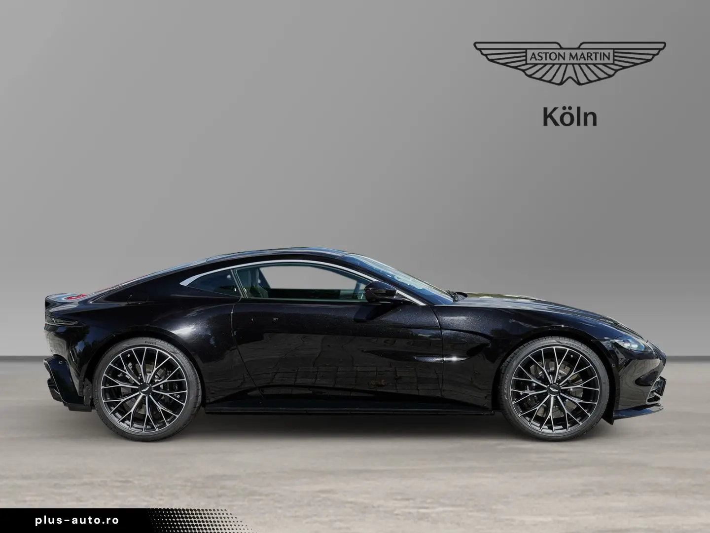 ASTON MARTIN Vantage V8 Onyx Black   Ivory