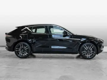 ASTON MARTIN DBX Jet Black Onyx Black