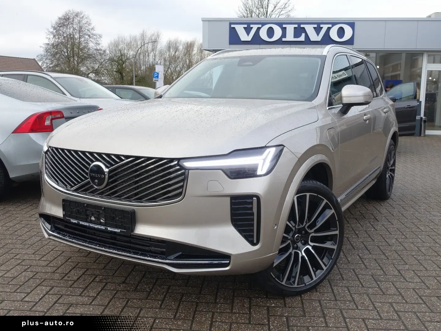 VOLVO XC90 Ultra T8 AWD Massage Pano B&W AHK 360