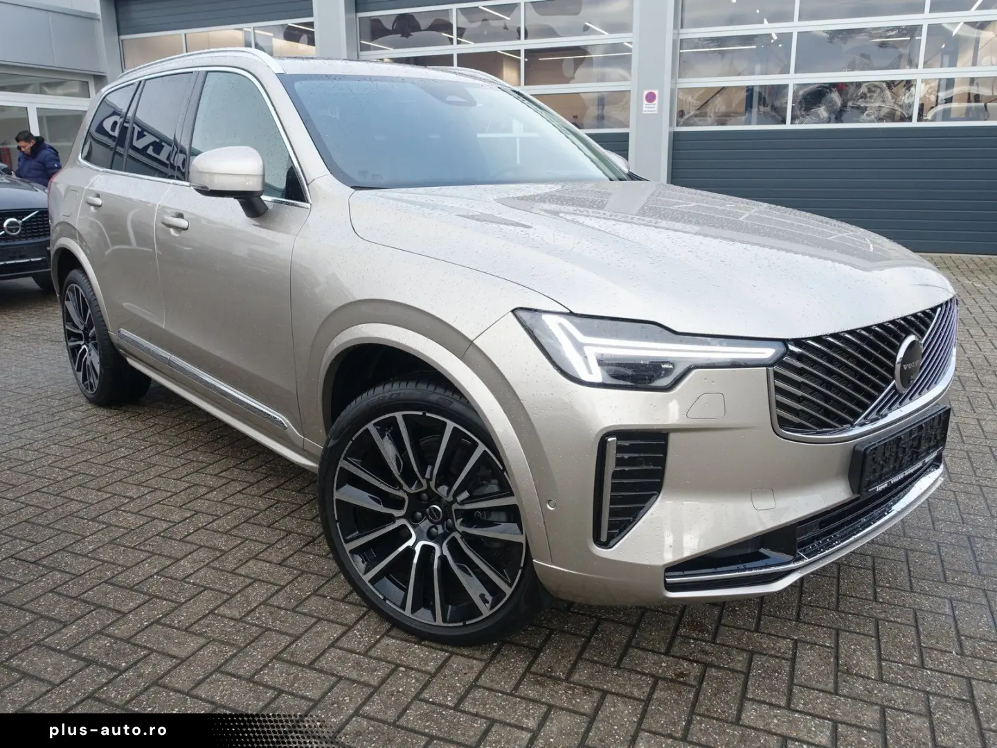 VOLVO XC90 Ultra T8 AWD Massage Pano B&W AHK 360