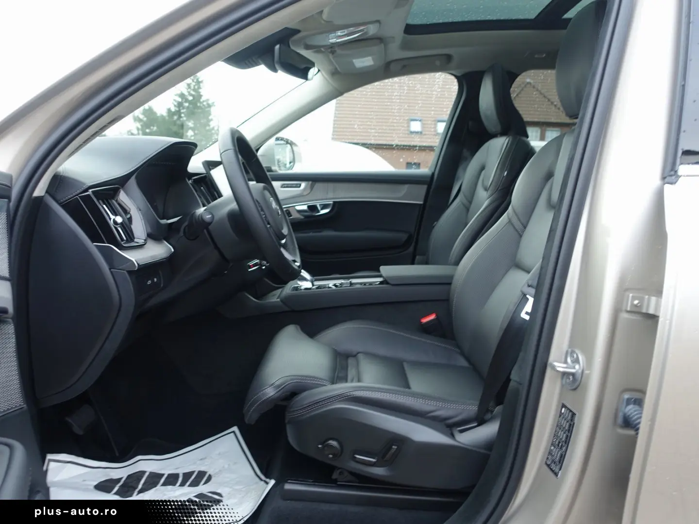 VOLVO XC90 Ultra T8 AWD Massage Pano B&W AHK 360