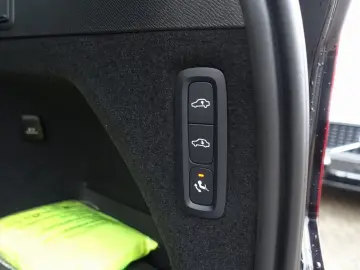 VOLVO XC90 Ultra T8 AWD Massage Pano B&W AHK 360