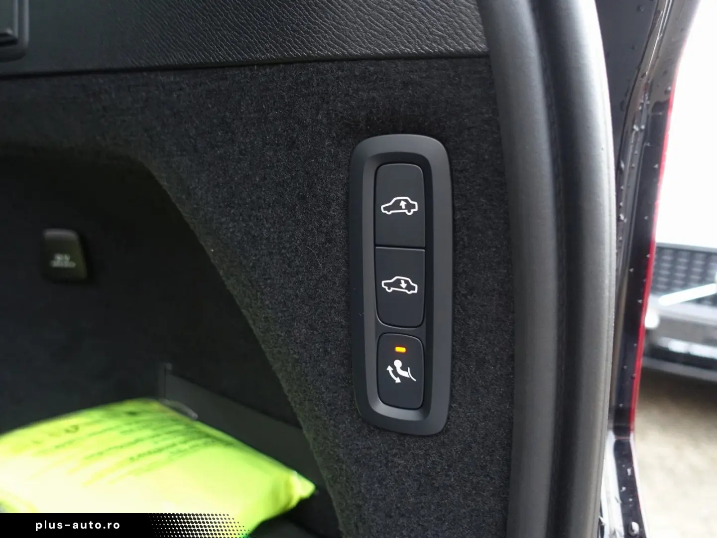 VOLVO XC90 Ultra T8 AWD Massage Pano B&W AHK 360