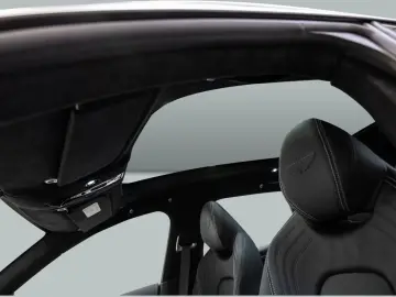 ASTON MARTIN DBX Magnetic Silver Onyx Black