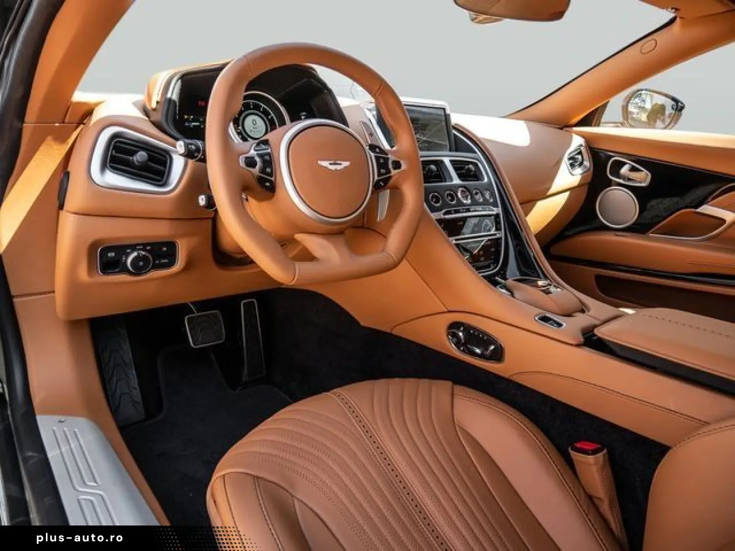 ASTON MARTIN DB11 Coupe V8 Silver Birch Provenance