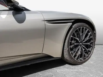 ASTON MARTIN DB11 Coupe V8 Silver Birch Provenance