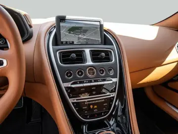 ASTON MARTIN DB11 Coupe V8 Silver Birch Provenance