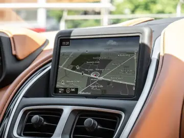 ASTON MARTIN DB11 Coupe V8 Silver Birch Provenance