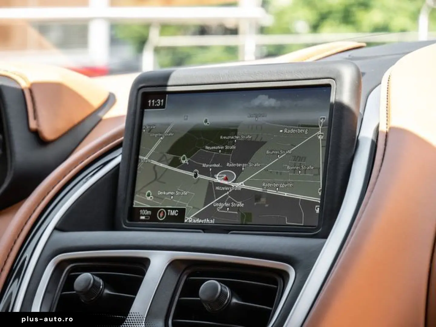 ASTON MARTIN DB11 Coupe V8 Silver Birch Provenance