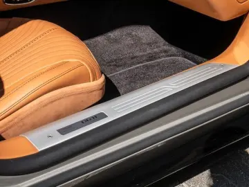 ASTON MARTIN DB11 Coupe V8 Silver Birch Provenance