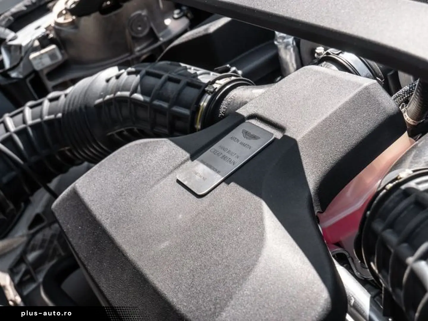 ASTON MARTIN DB11 Coupe V8 Silver Birch Provenance