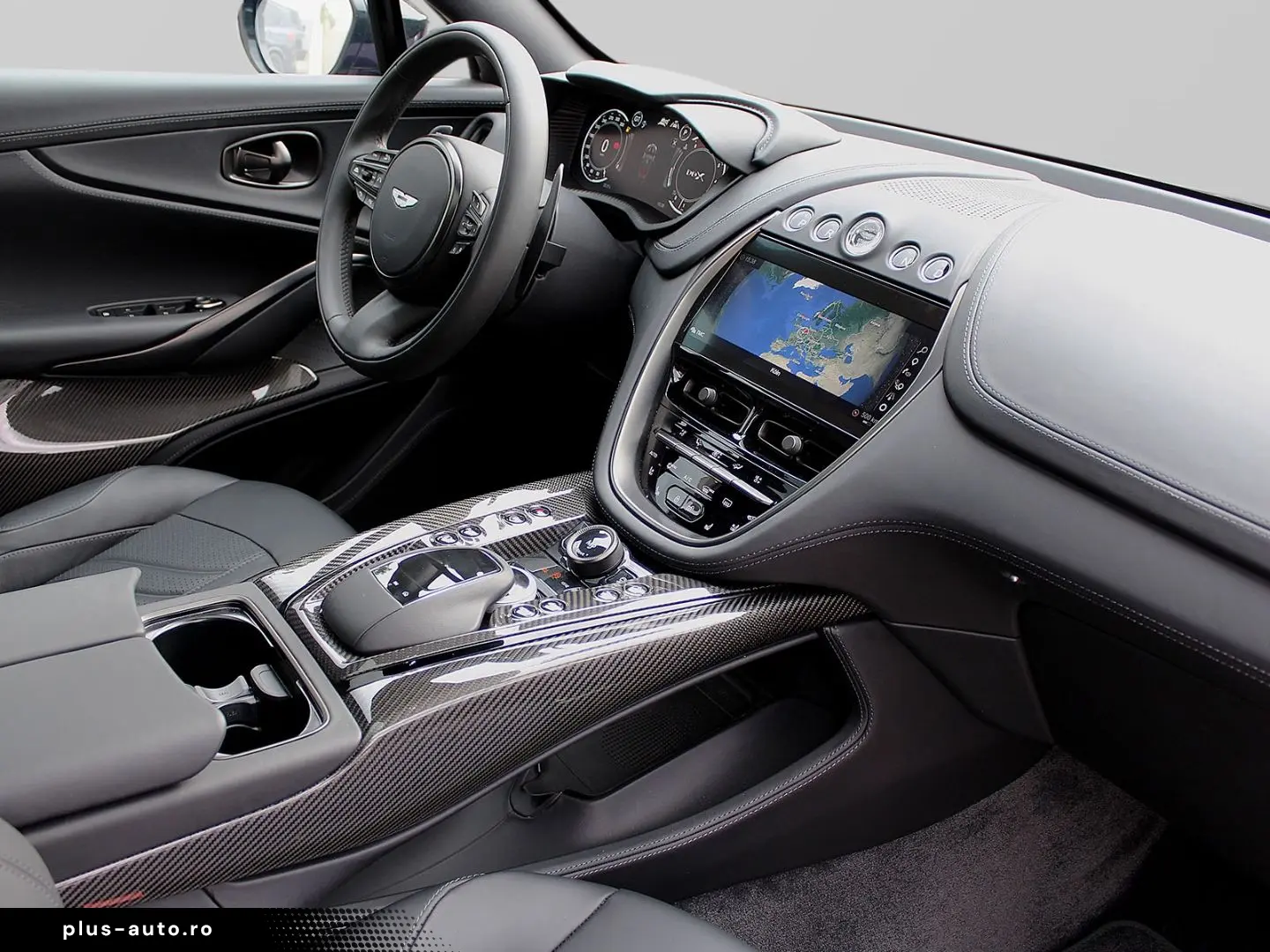 ASTON MARTIN DBX 707 Storm Purple Onyx Black