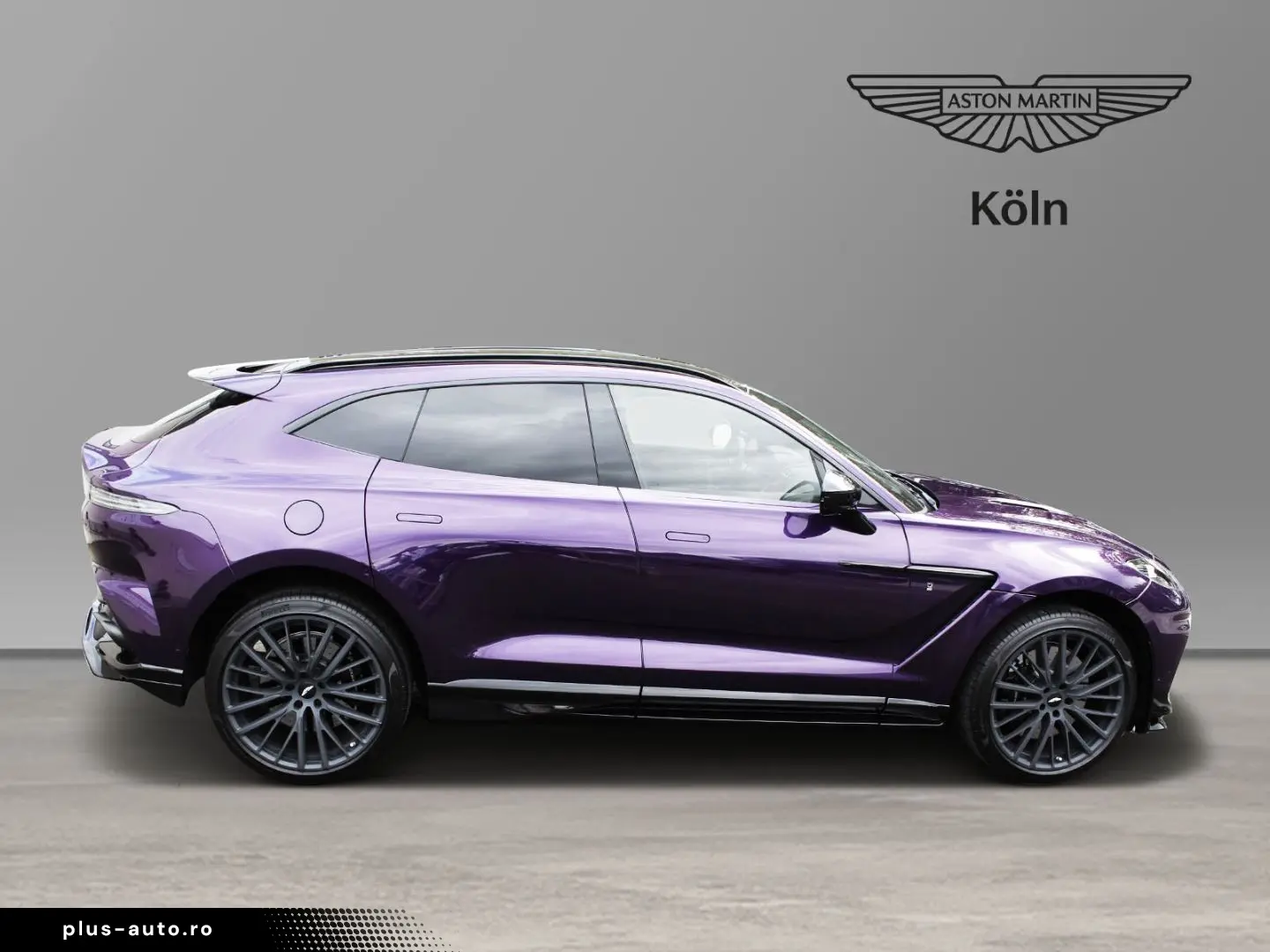 ASTON MARTIN DBX 707 Storm Purple Onyx Black