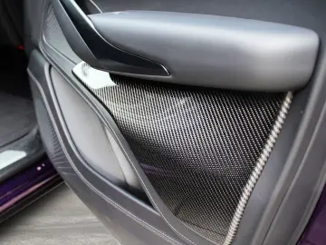 ASTON MARTIN DBX 707 Storm Purple Onyx Black