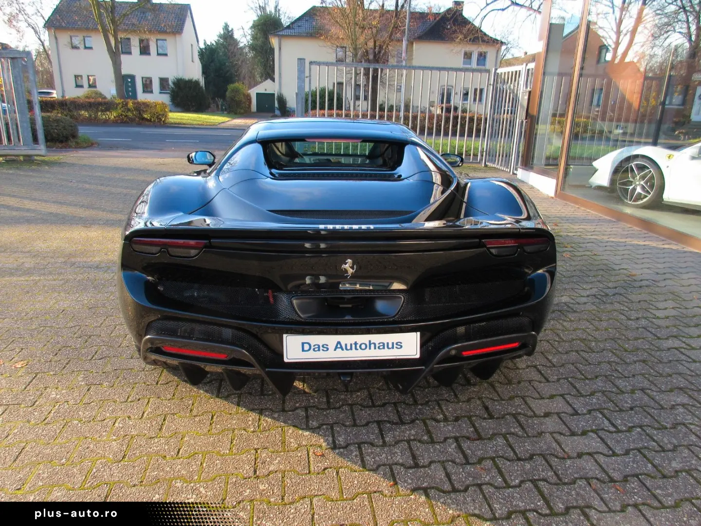 FERRARI 296 GTS Lift Carbon JBL Kamera