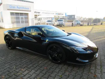 FERRARI 296 GTS Lift Carbon JBL Kamera